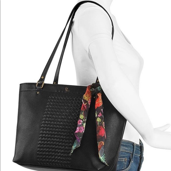 Black purse - Picture 3 of 10